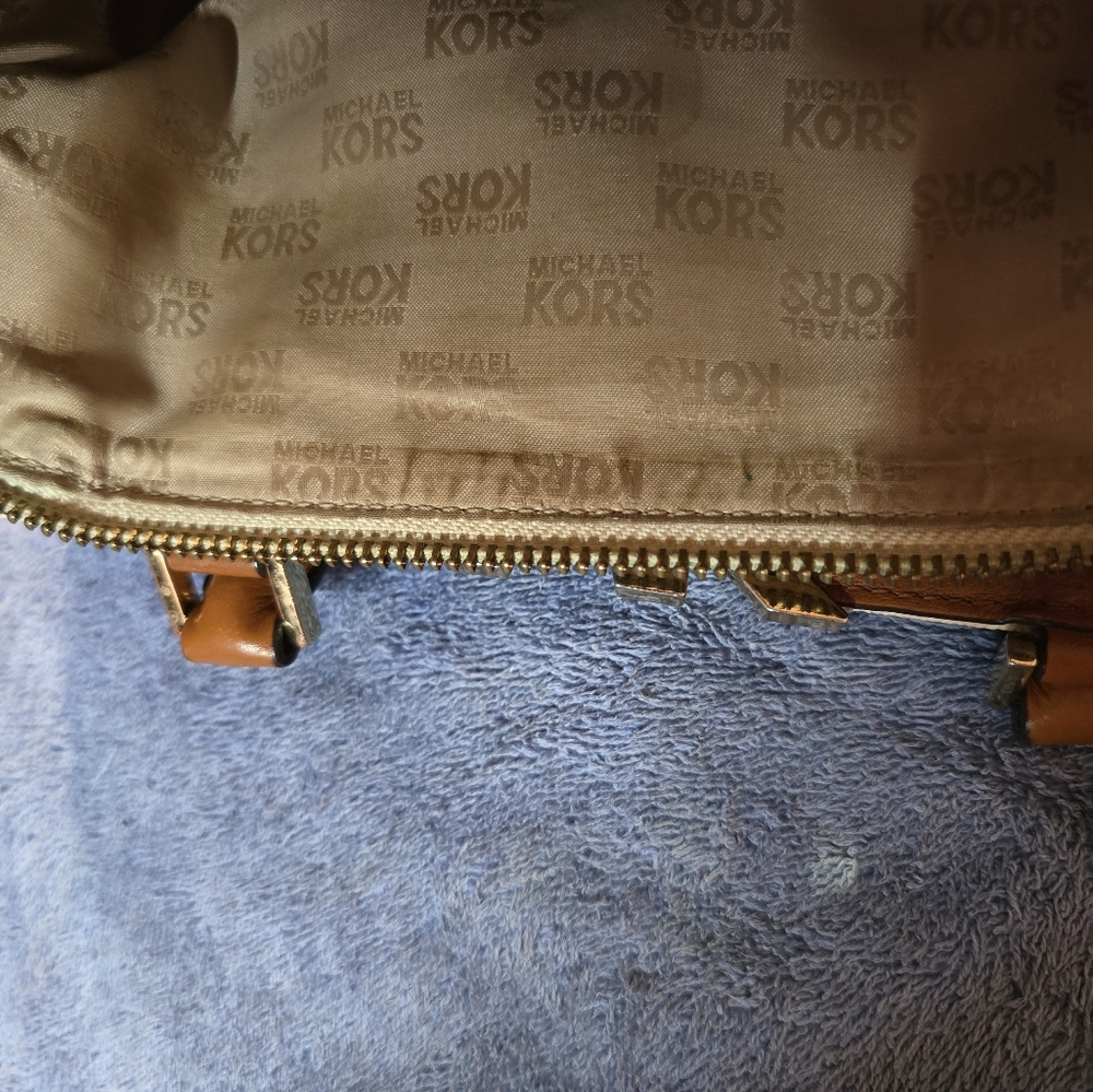 Michael Kors MK Signature Crossbody Satchel Vanilla Brown Handbag - Picture 14 of 14